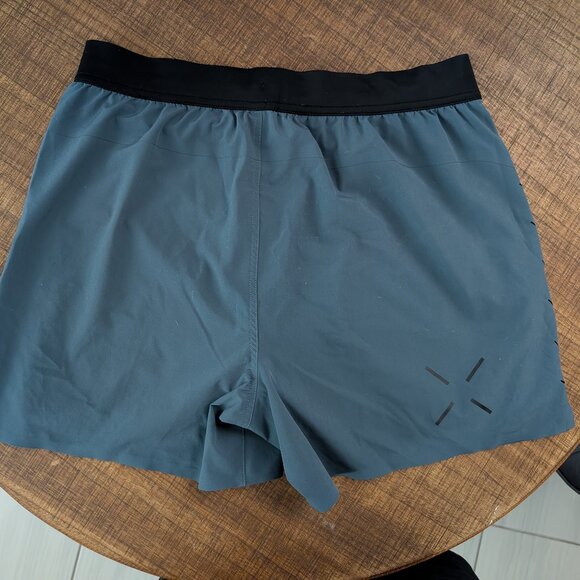 Ten Thousand Interval Short 5 inch with Liner (2023) LARGE - Picture 4 of 6